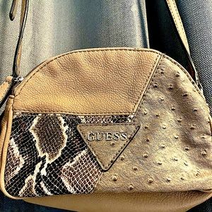 GUESS Vintage style purse